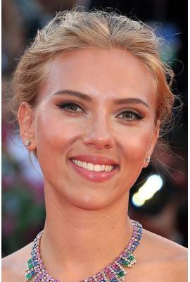 Scarlett Johansson Profile Photo