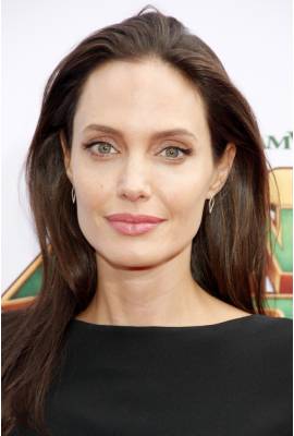Angelina Jolie Profile Photo