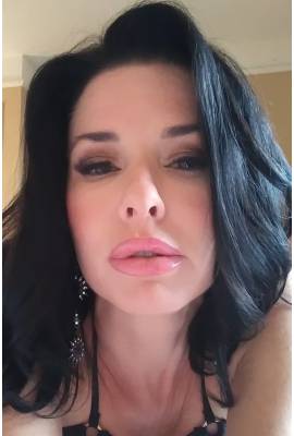 Veronica avluv is who Jew or