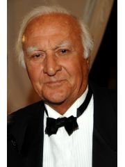 Robert Loggia Profile Photo